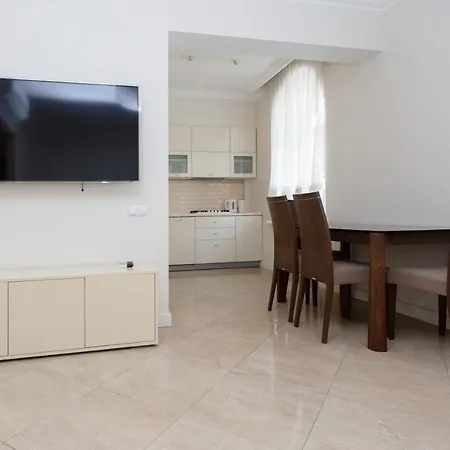 Apartment Minsklux On Nezavisimosty Ave. 13 Minsk