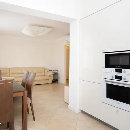 Minsklux On Nezavisimosty Ave. 13 Apartment Minsk