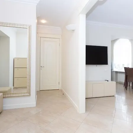 Minsklux On Nezavisimosty Ave. 13 Апартаменты Минск